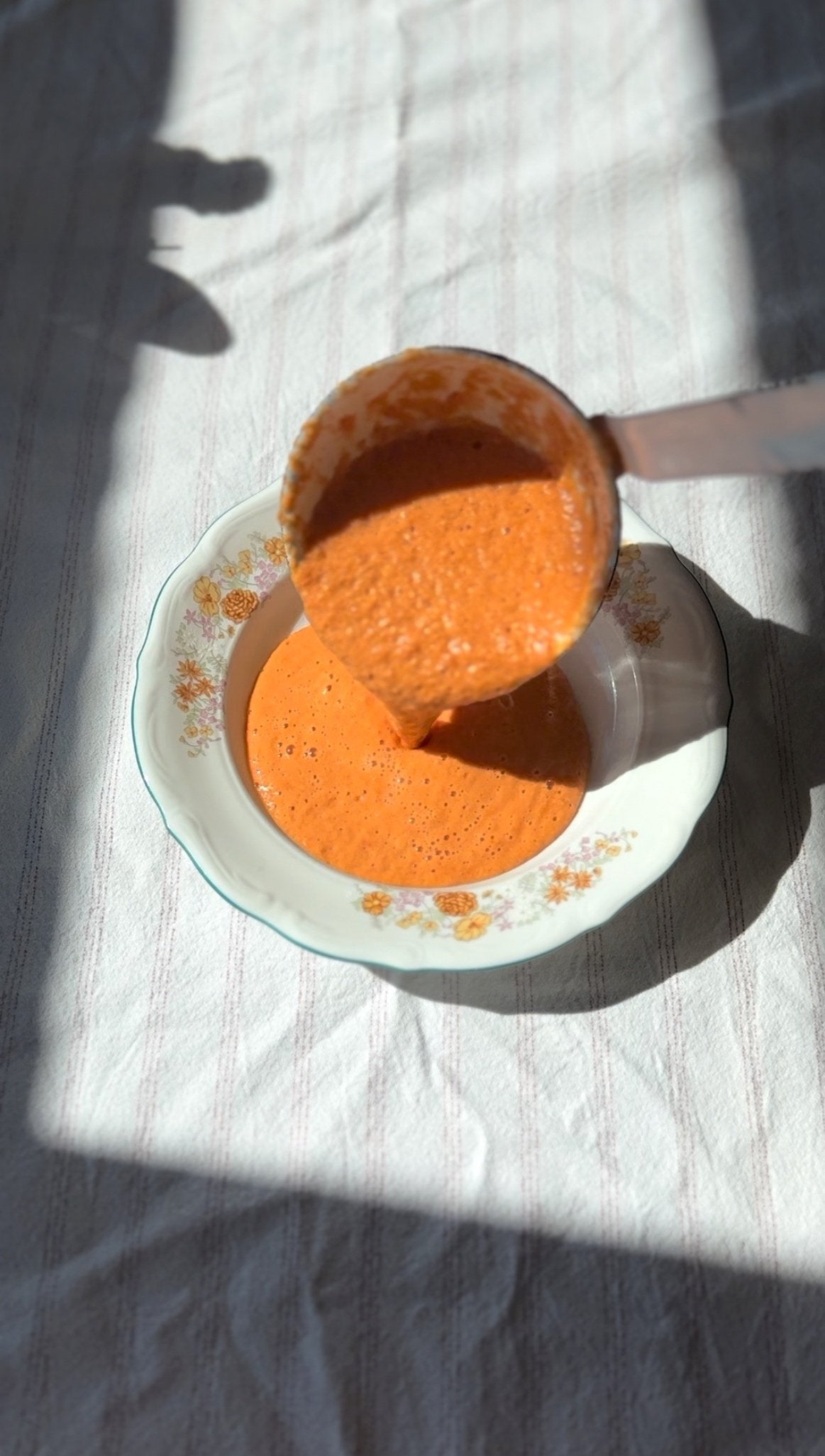 Gazpacho z gorącym mlekiem